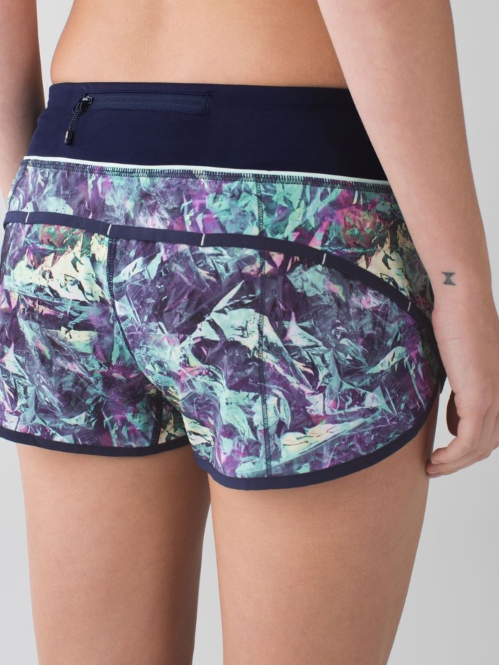 Lululemon Speed Short | Iridescent Multi/Deep Navy | Size 6